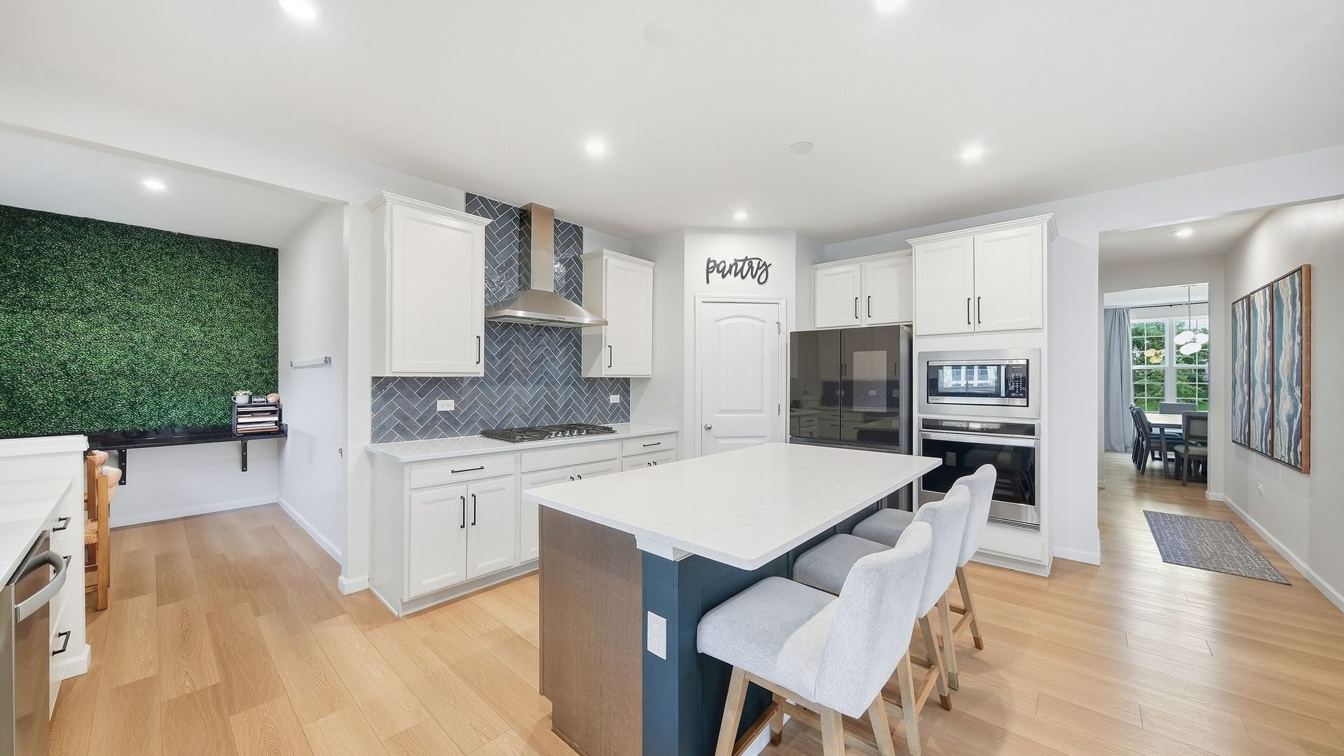 27109 Rustic Wood Lane Property Photo 8