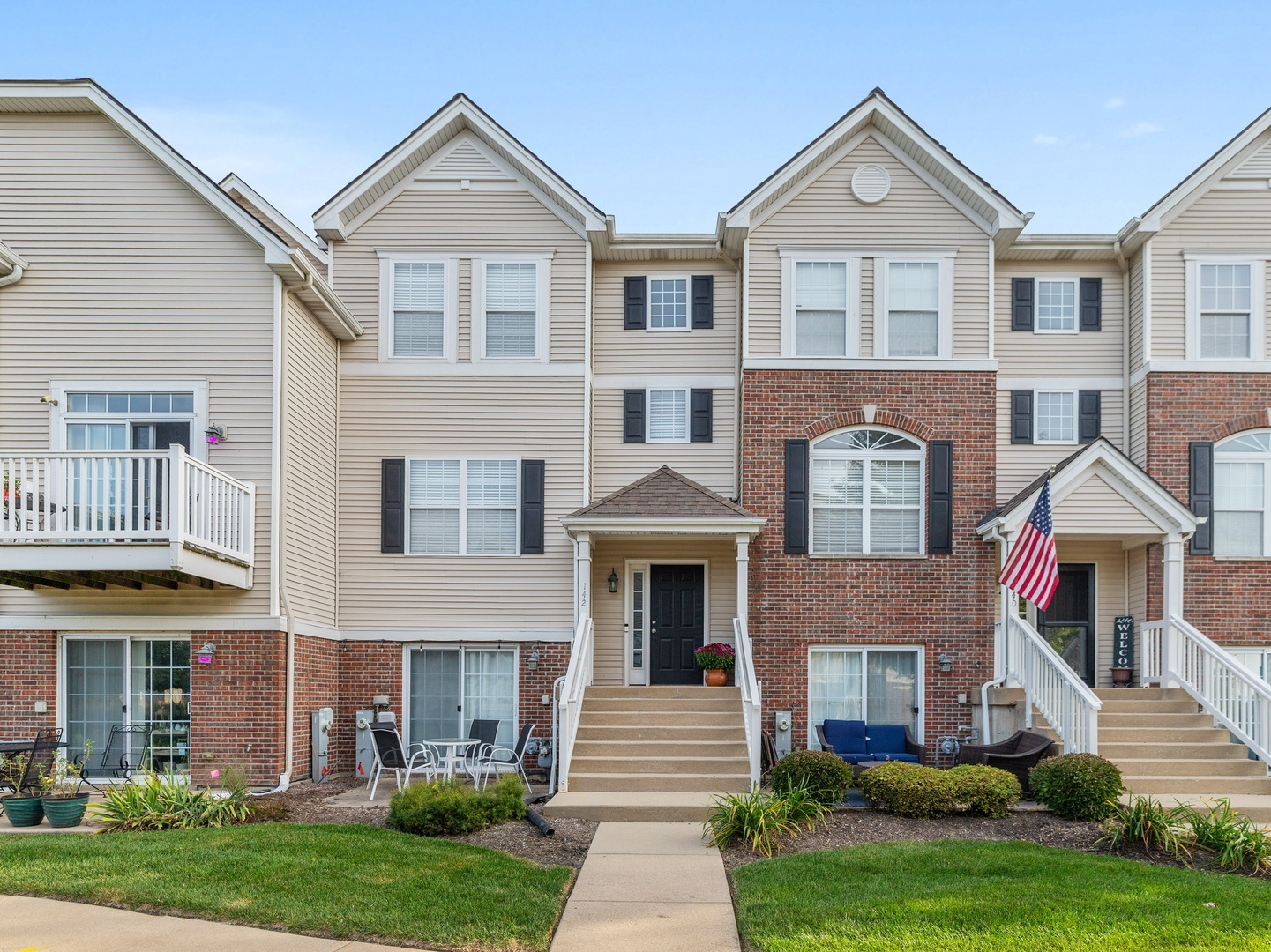 142 Lakeshore Drive Property Photo 1