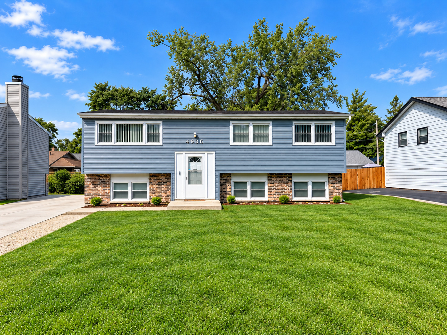 4936 153rd Street Property Photo 1