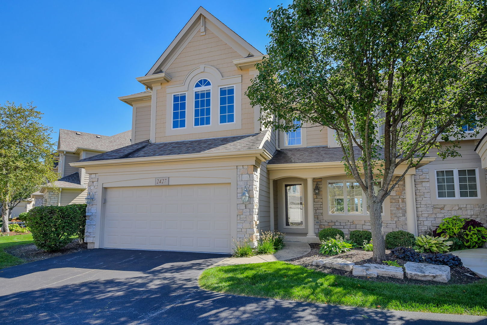 2427 Ridgewood Court Property Photo 1