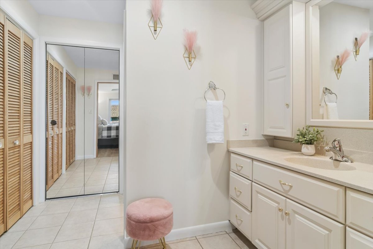 2300 W Talcott Road 2b1 Property Photo 12
