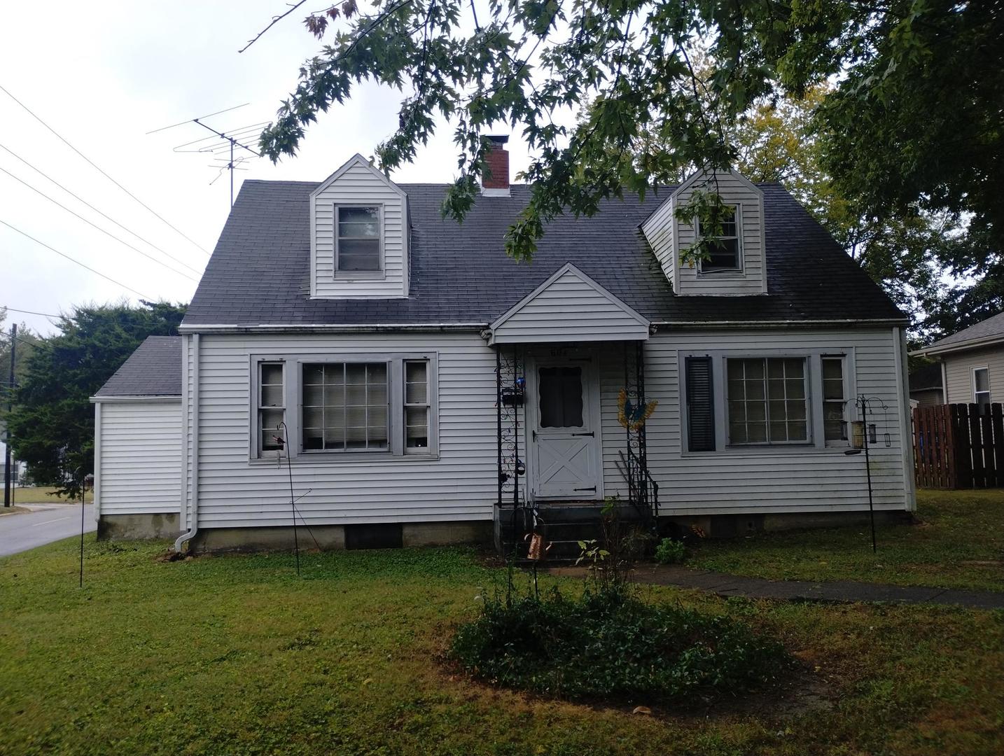 604 N Green Street Property Photo 1