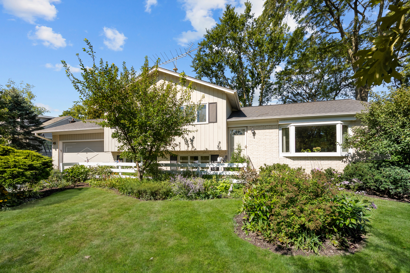 90 Park Lane Property Photo 1
