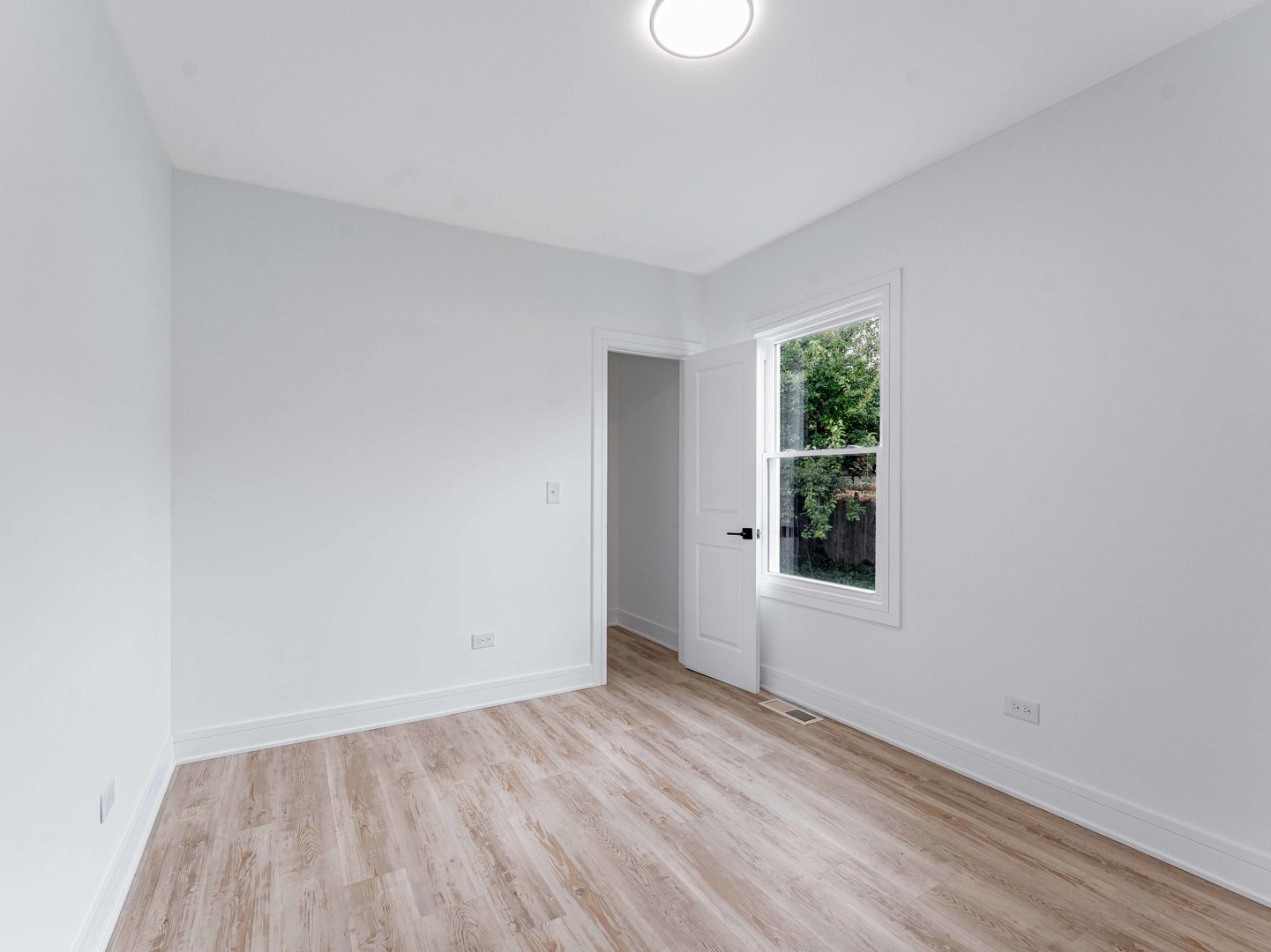 12776811 Property Photo 14