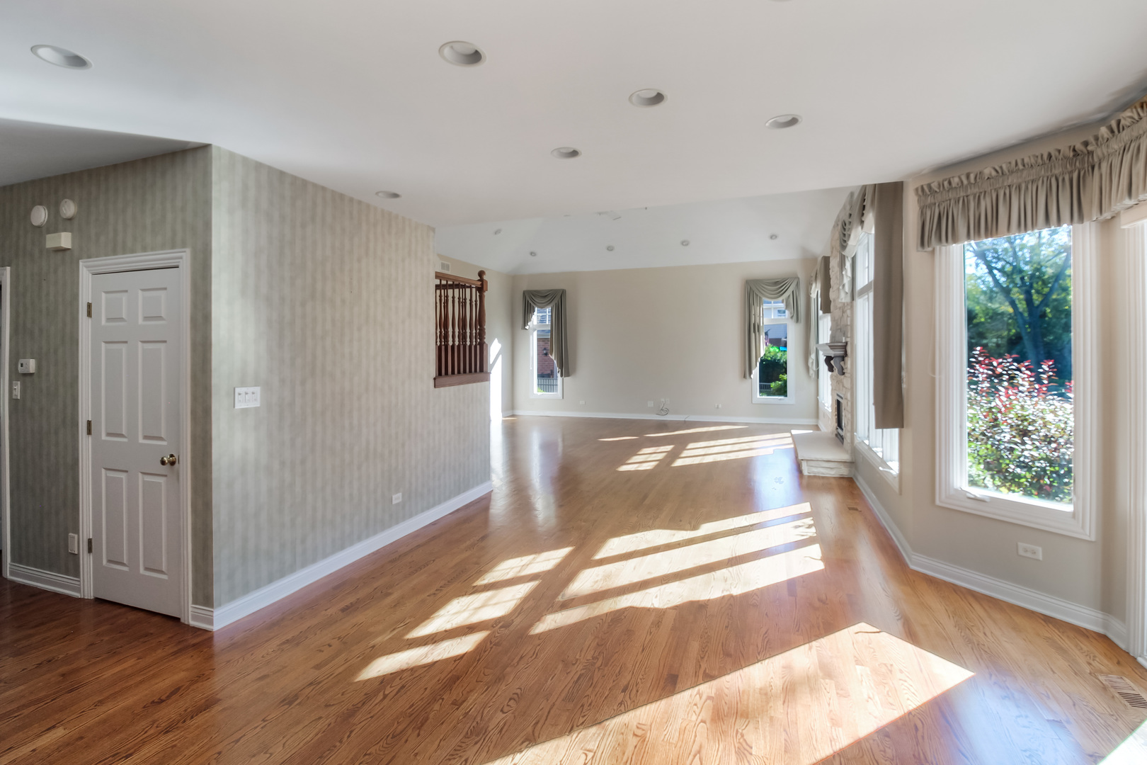10897 Pioneer Trail Property Photo 8