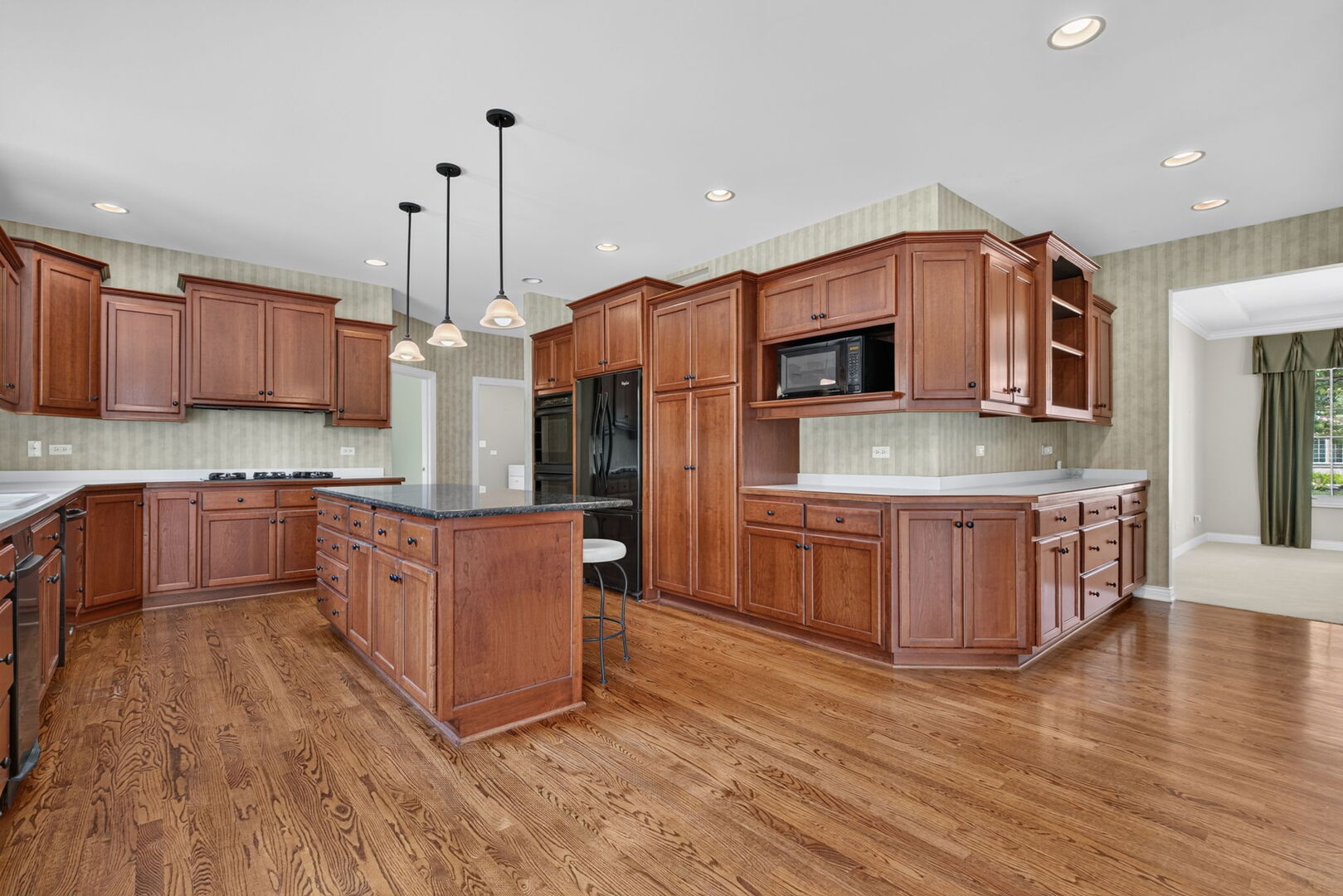 10897 Pioneer Trail Property Photo 15