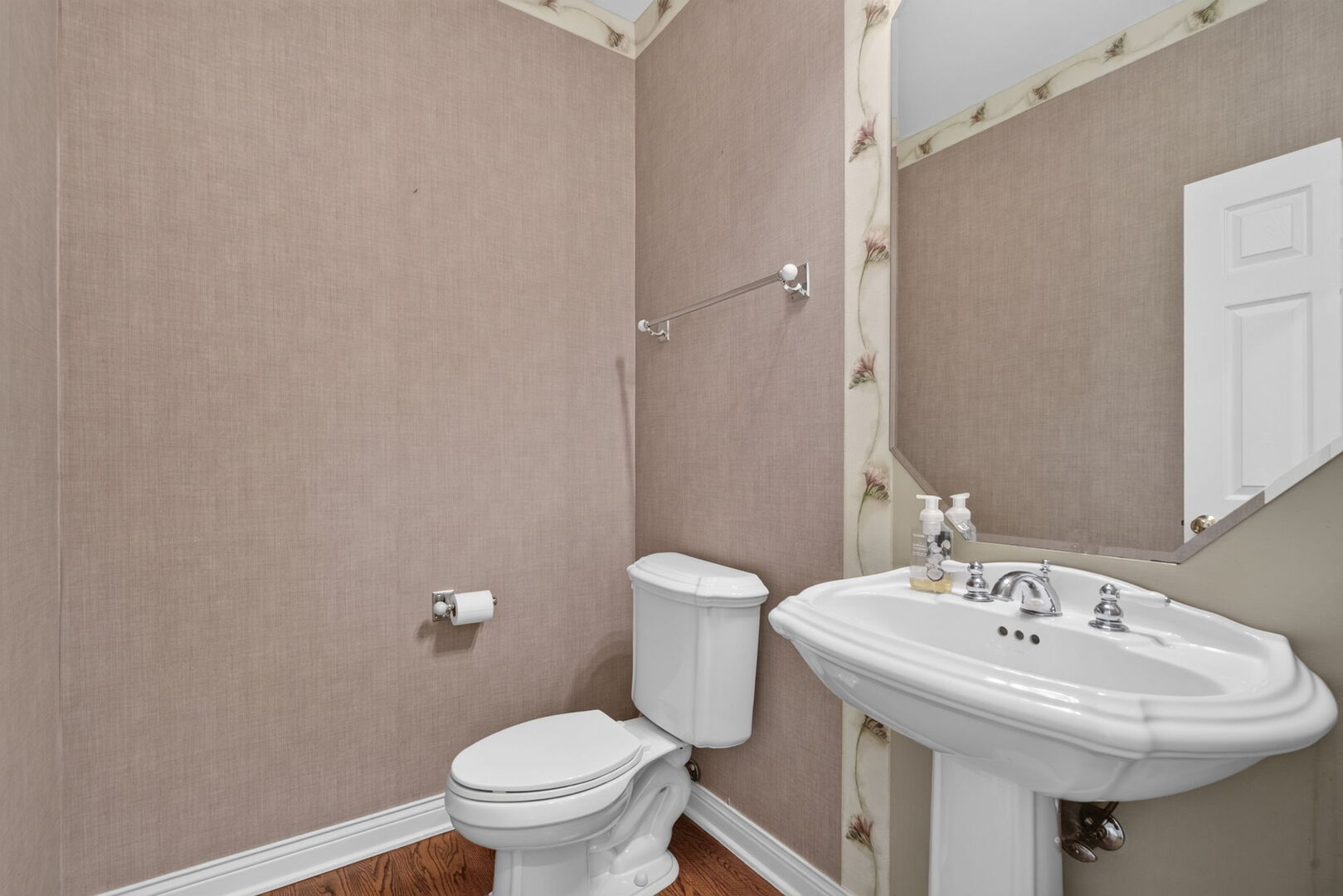 10897 Pioneer Trail Property Photo 27