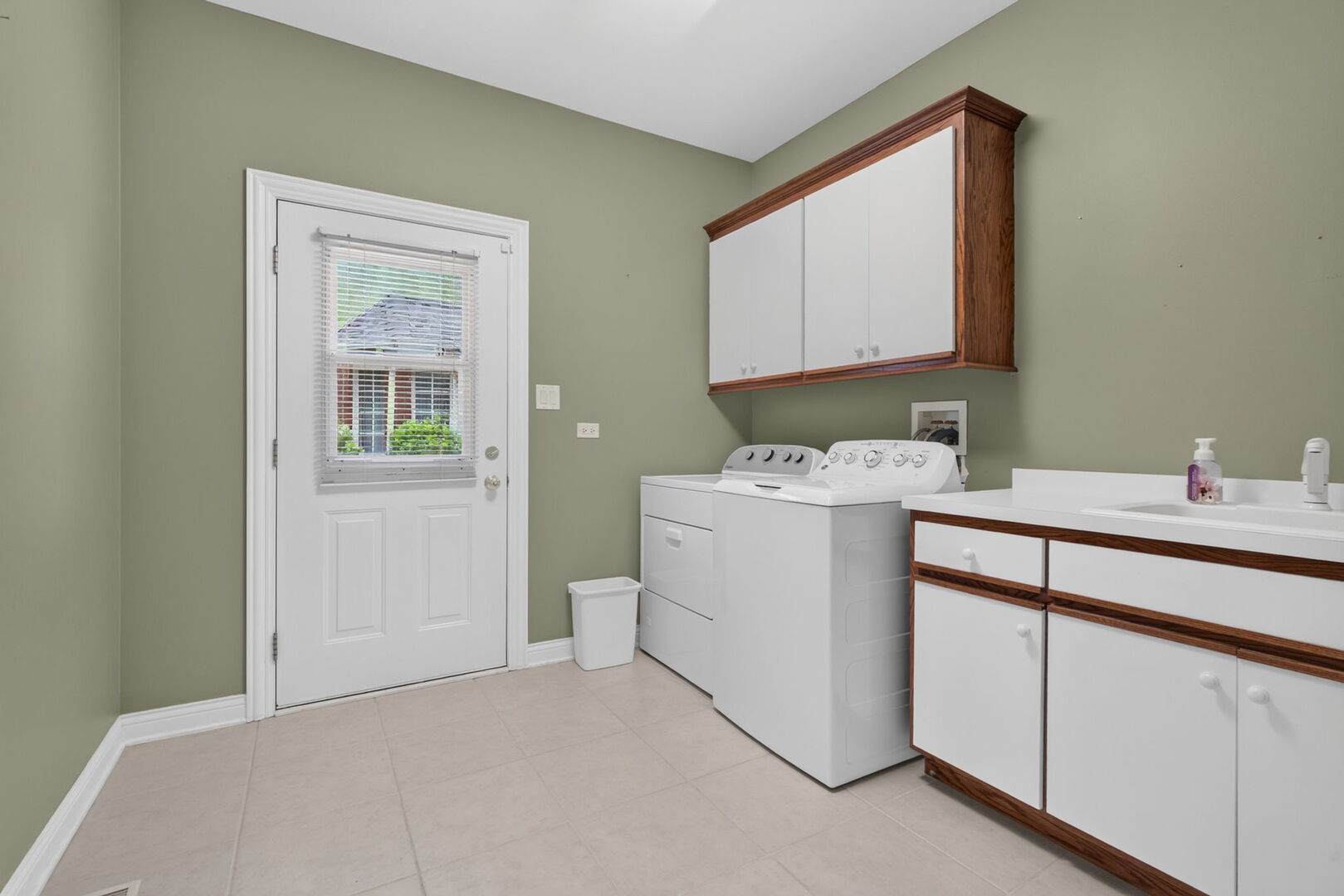 10897 Pioneer Trail Property Photo 28