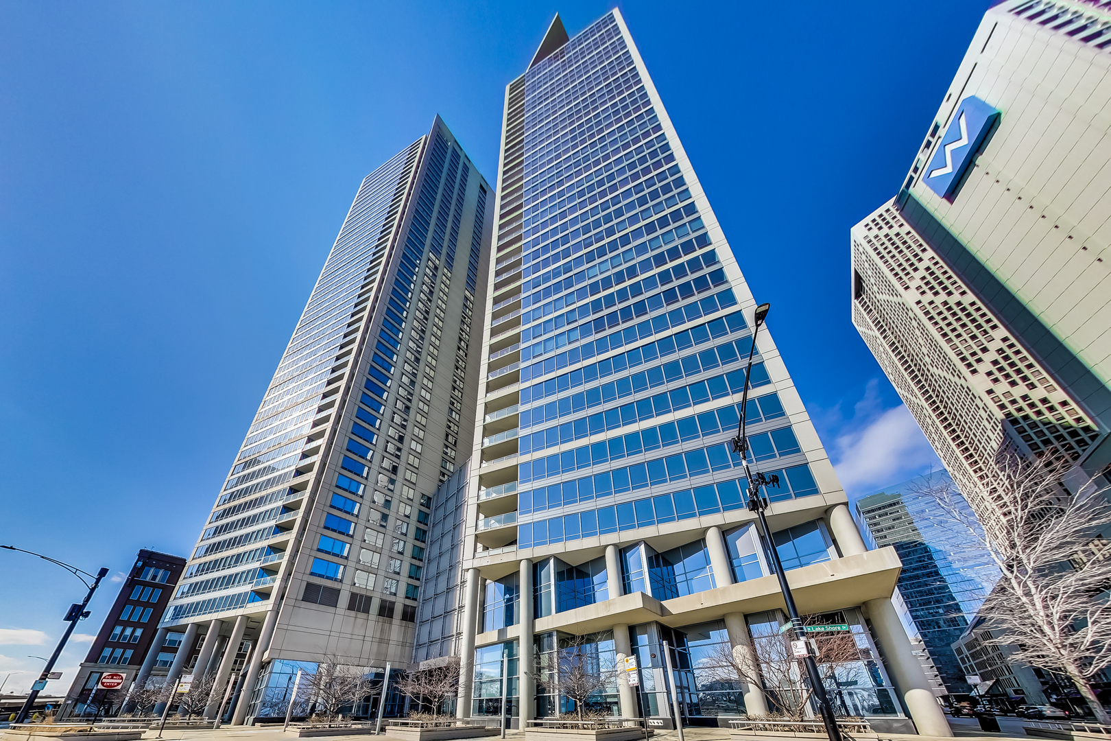 600 N Lake Shore Drive 3011 Property Photo 1