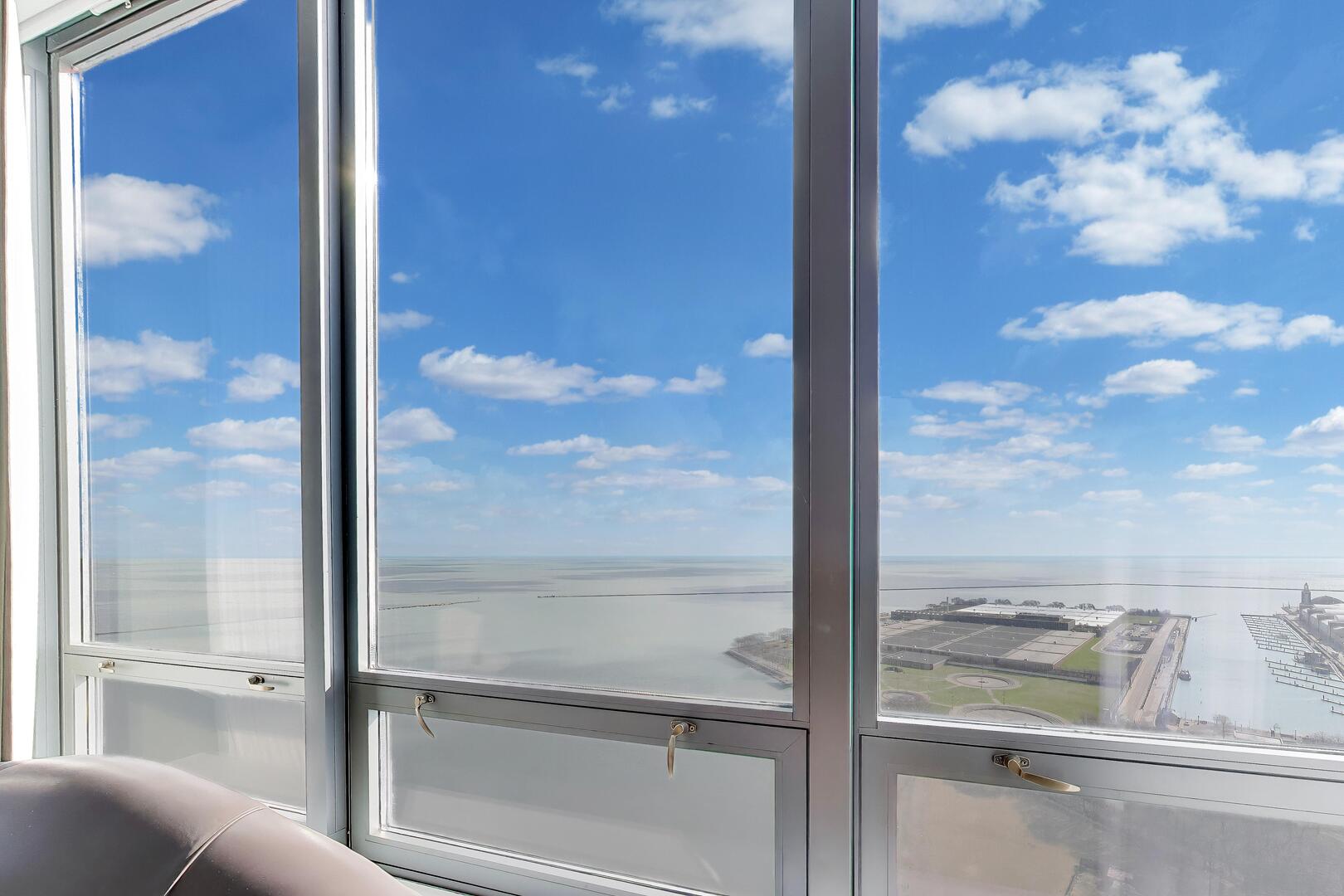 600 N Lake Shore Drive 3011 Property Photo 24
