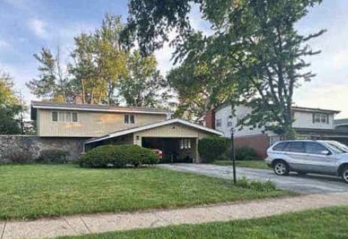 2914 Macfarlane Cres Property Photo 1