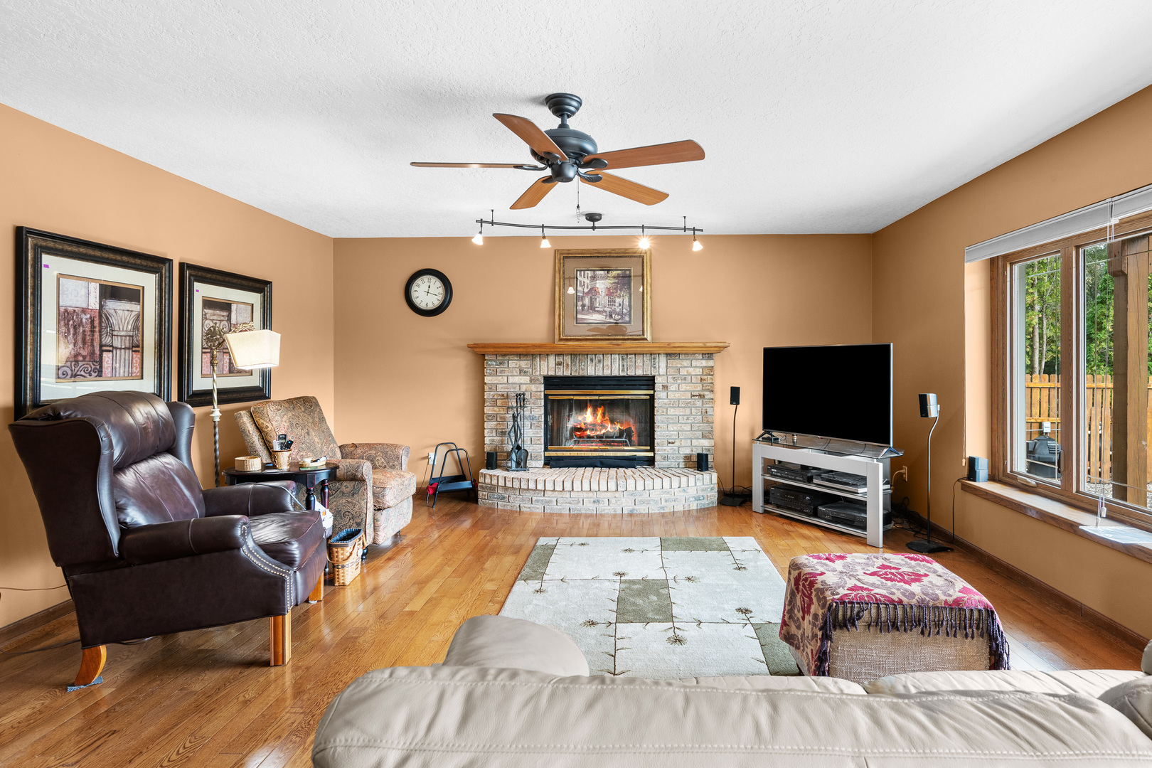 3415 Woodcrest Drive Property Photo 7