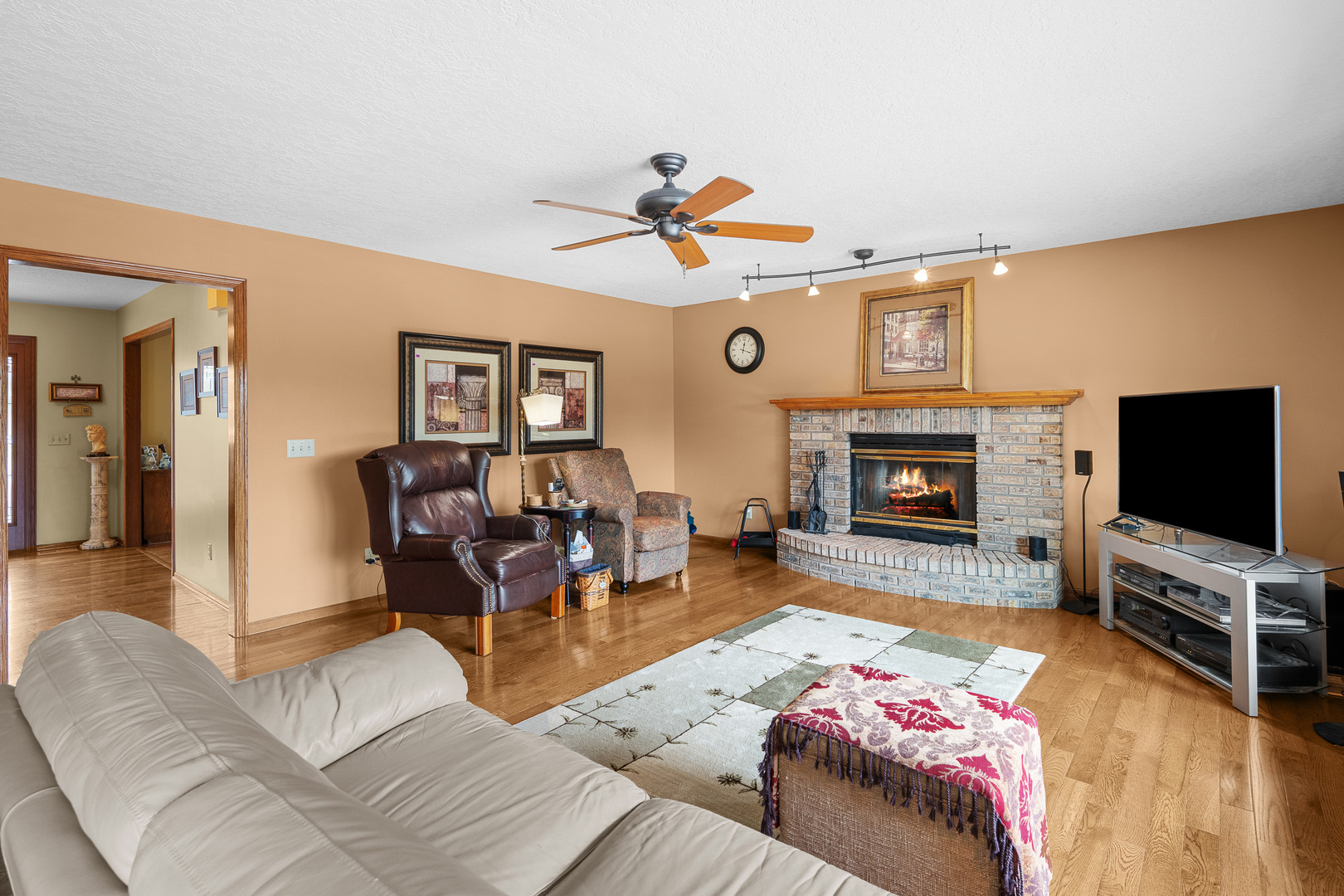 3415 Woodcrest Drive Property Photo 8
