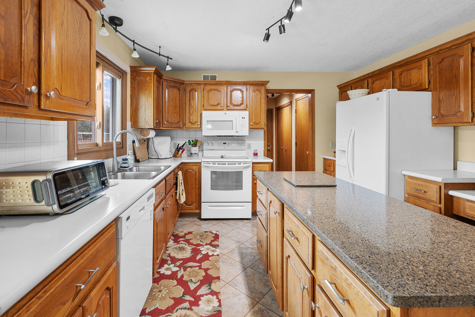 3415 Woodcrest Drive Property Photo 15