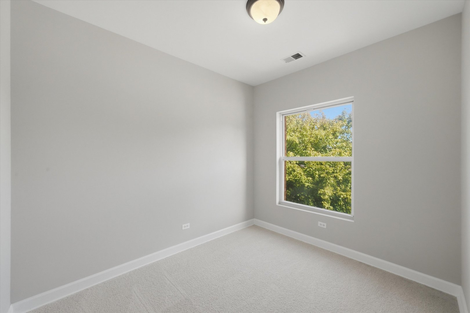 4858 S Indiana Avenue 204 Property Photo 4