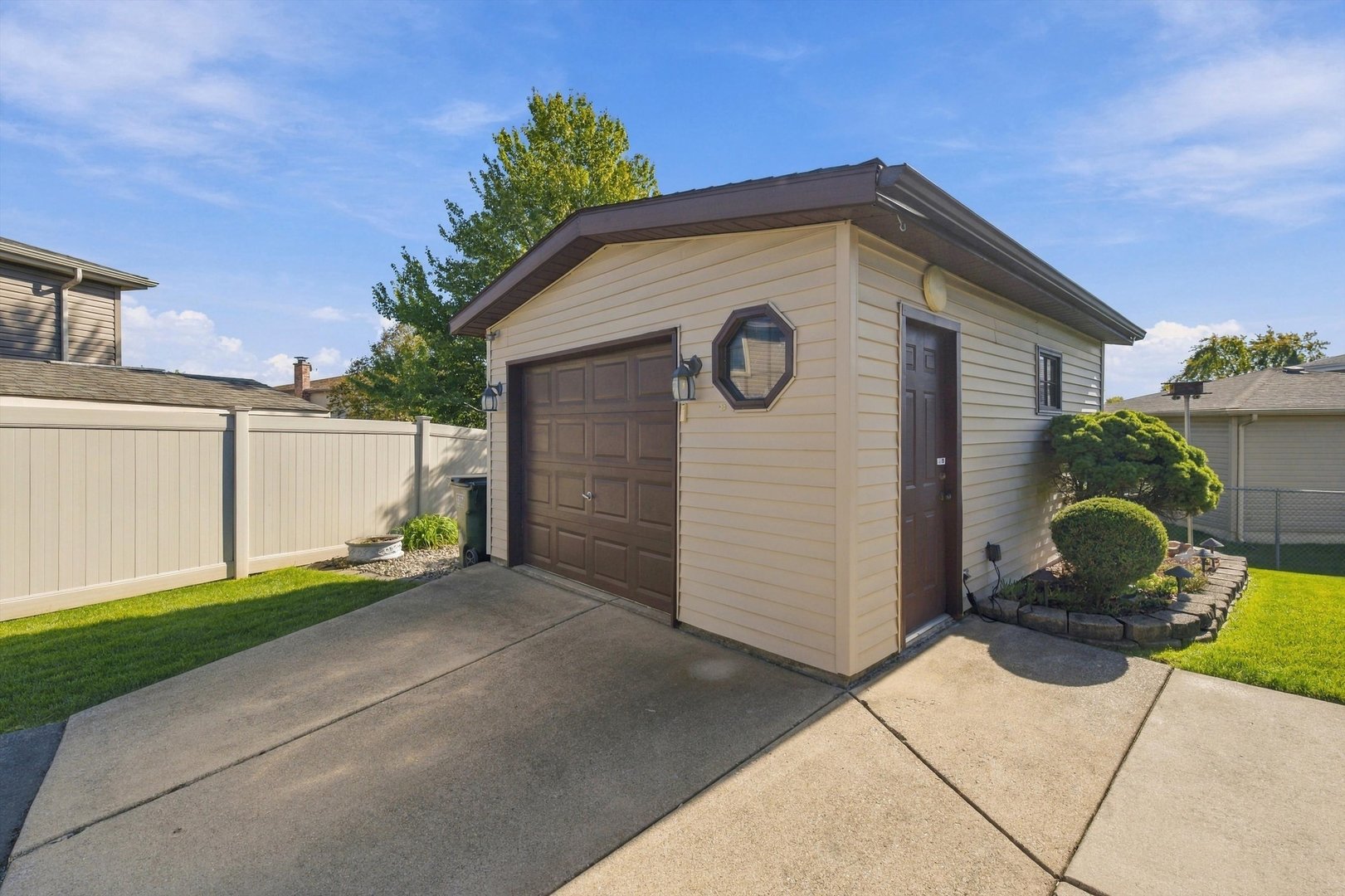 16042 85th Court Property Photo 24