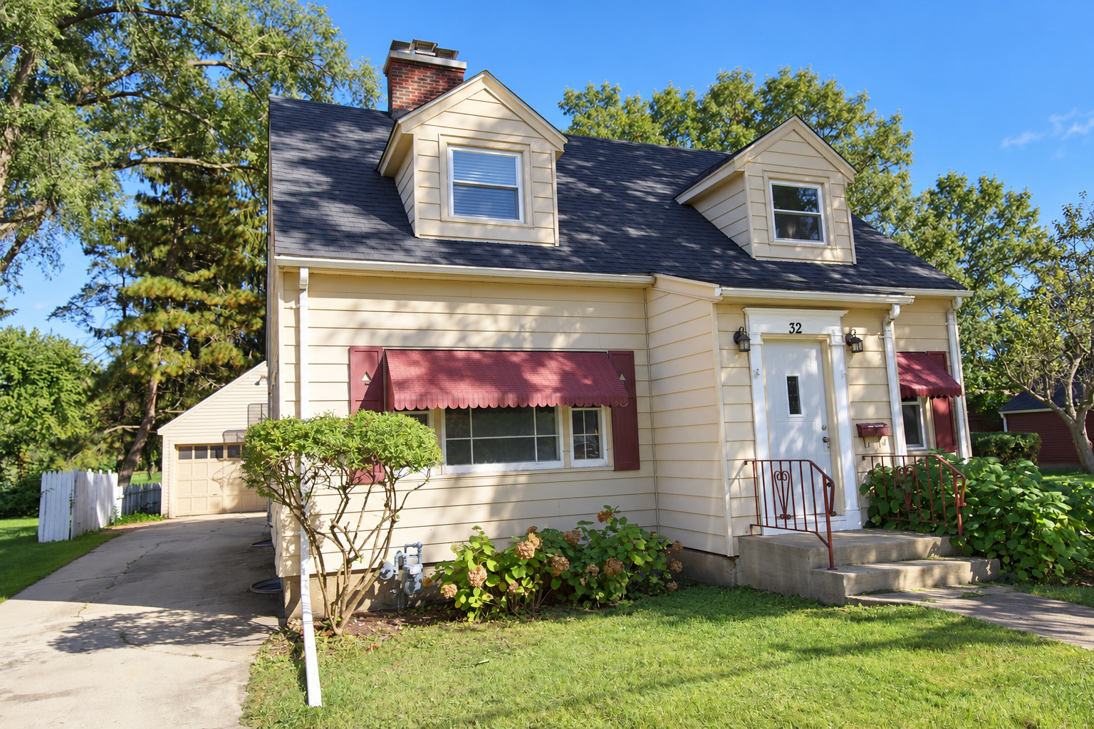 32 S College Street Property Photo 1