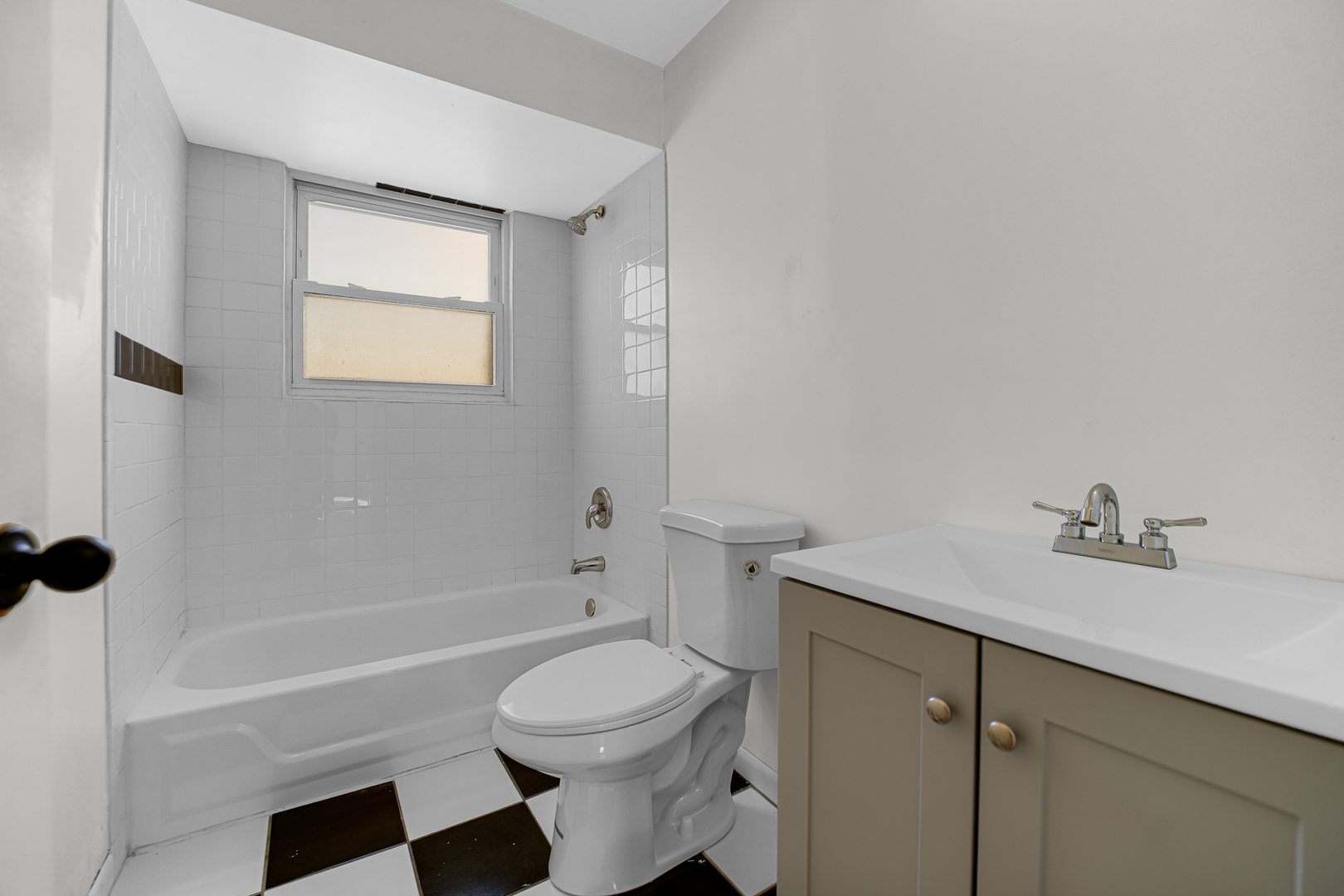 14544 S San Francisco Avenue Property Photo 24