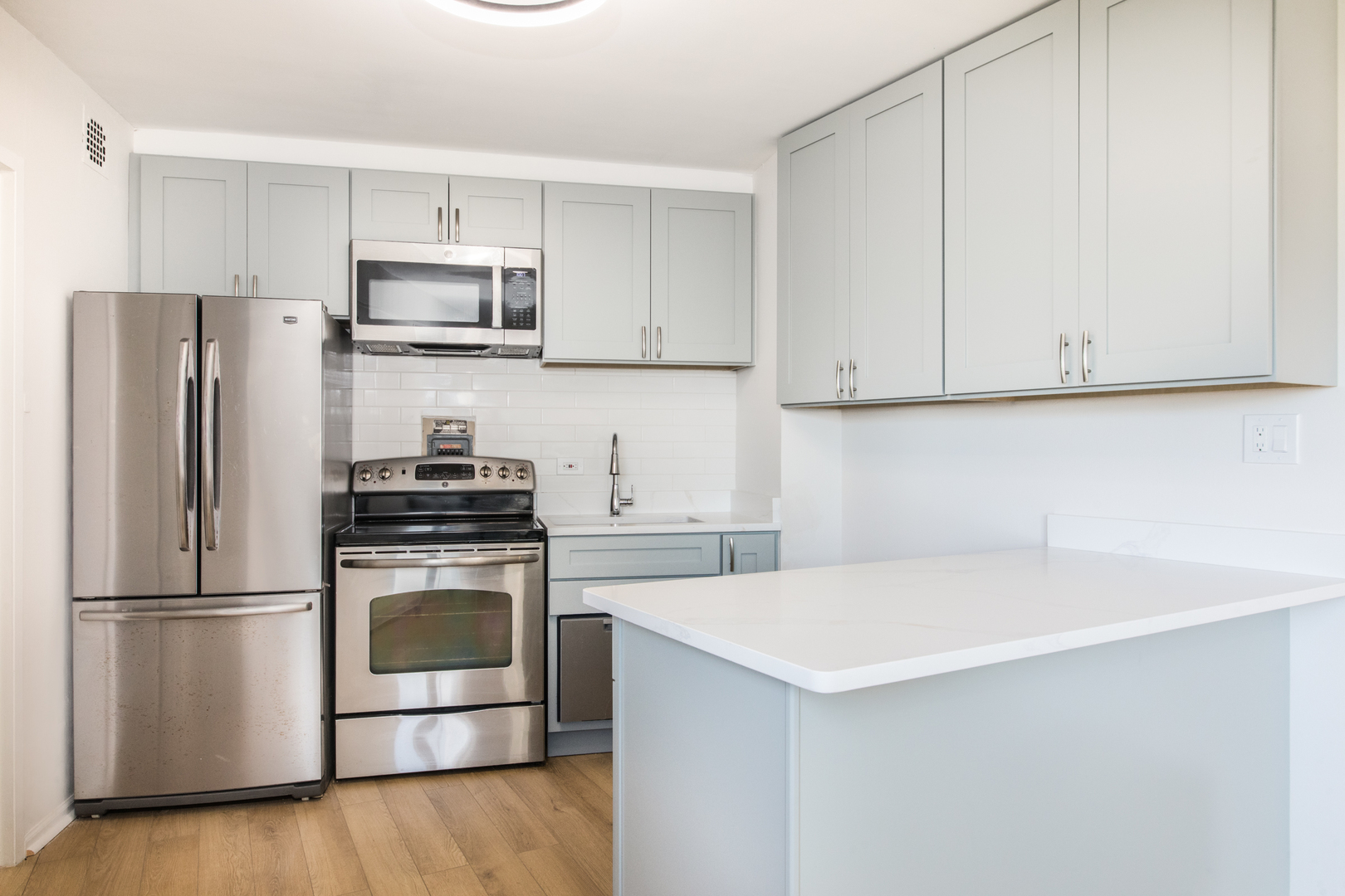 3410 N Lake Shore Drive 15g Property Photo 9