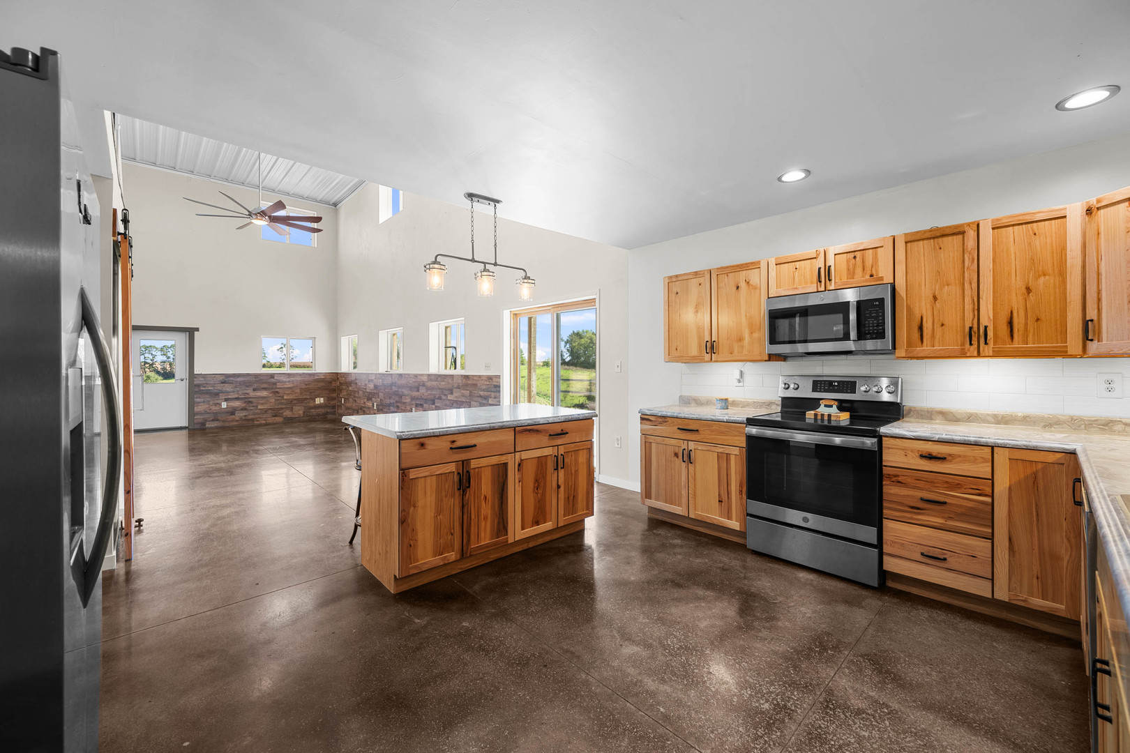 955 300th Street Property Photo 12