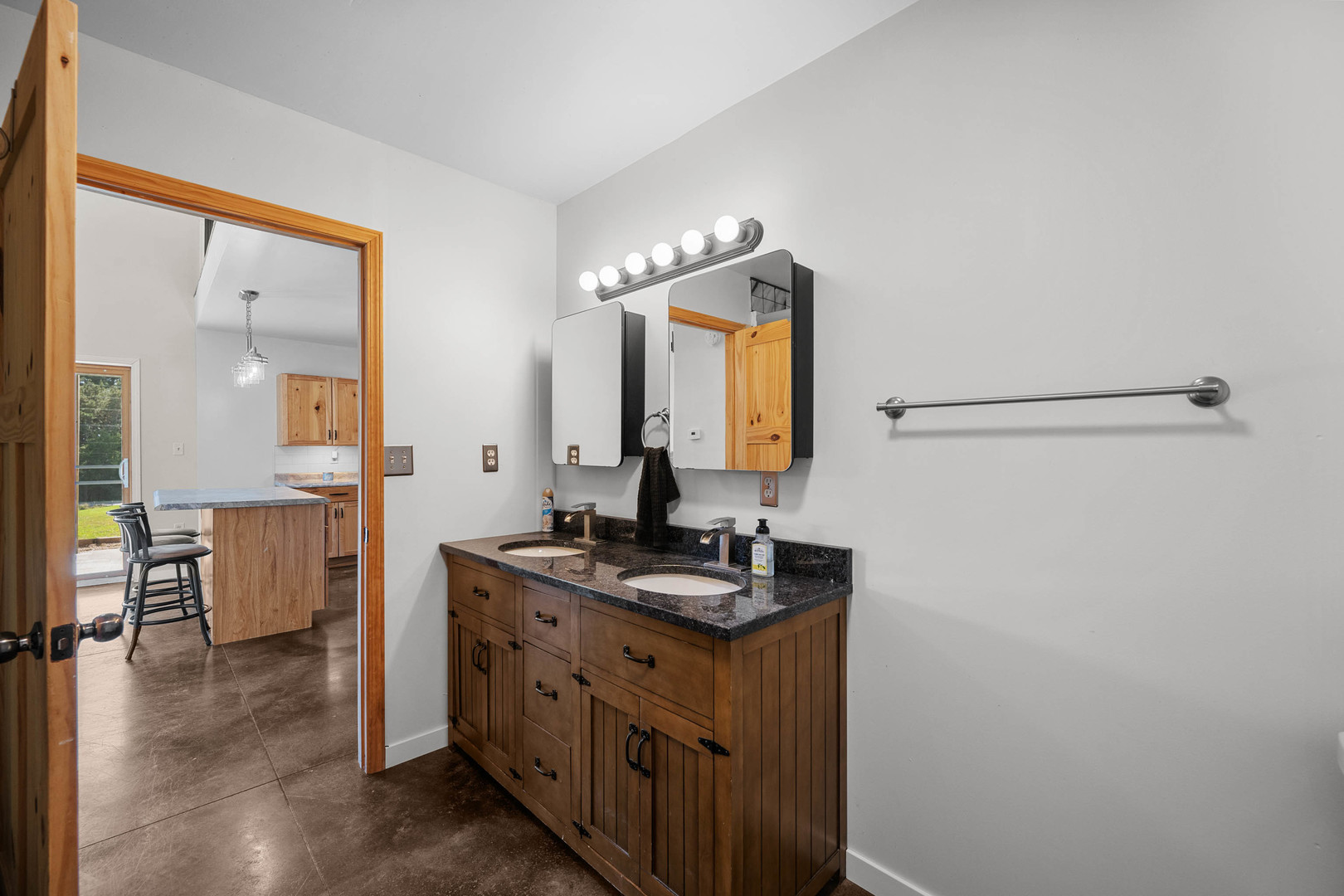 955 300th Street Property Photo 17