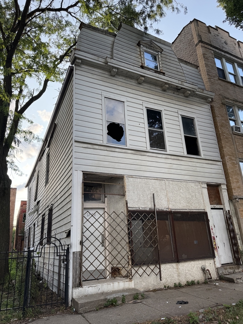 1304 S KARLOV Avenue Property Photo 1