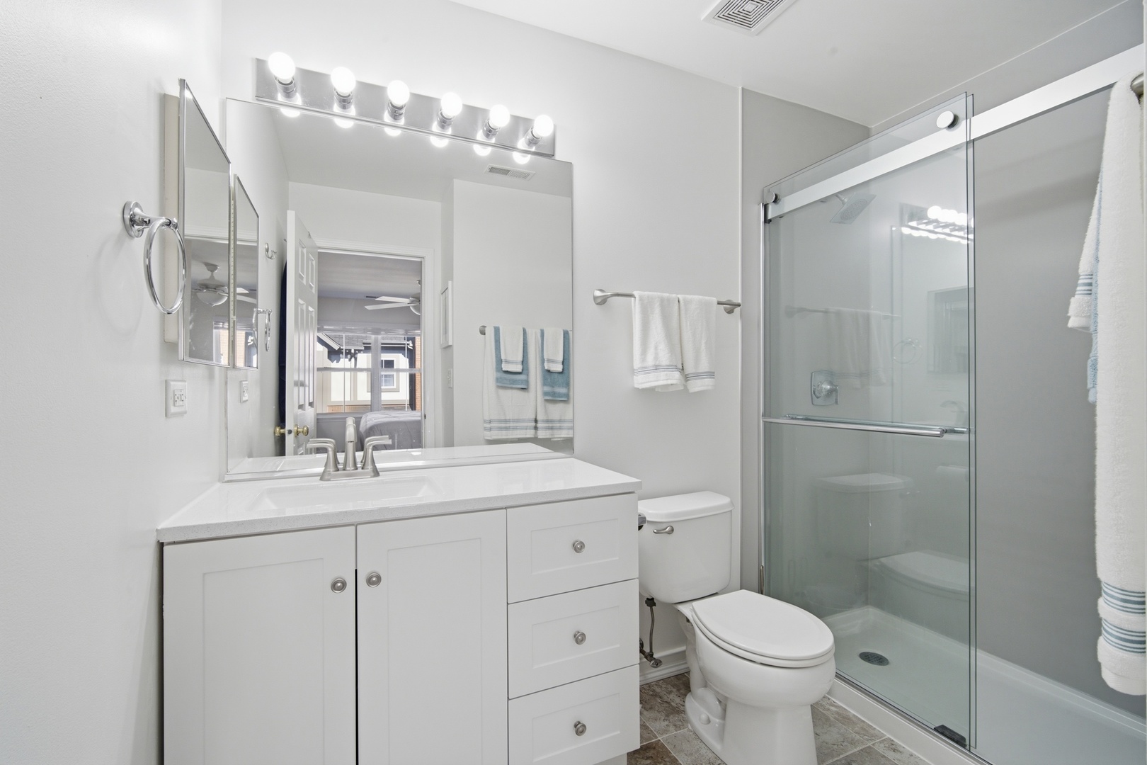 1103 N Claremont Drive Property Photo 17