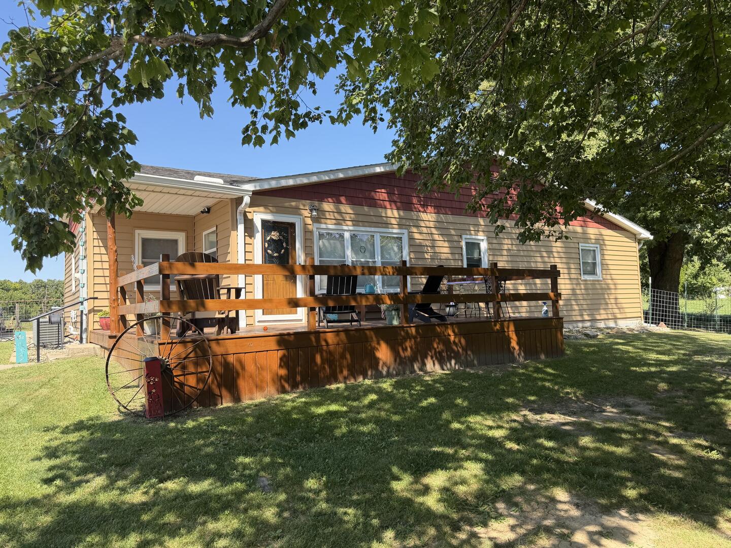 631 W Fulton Street Property Photo 1