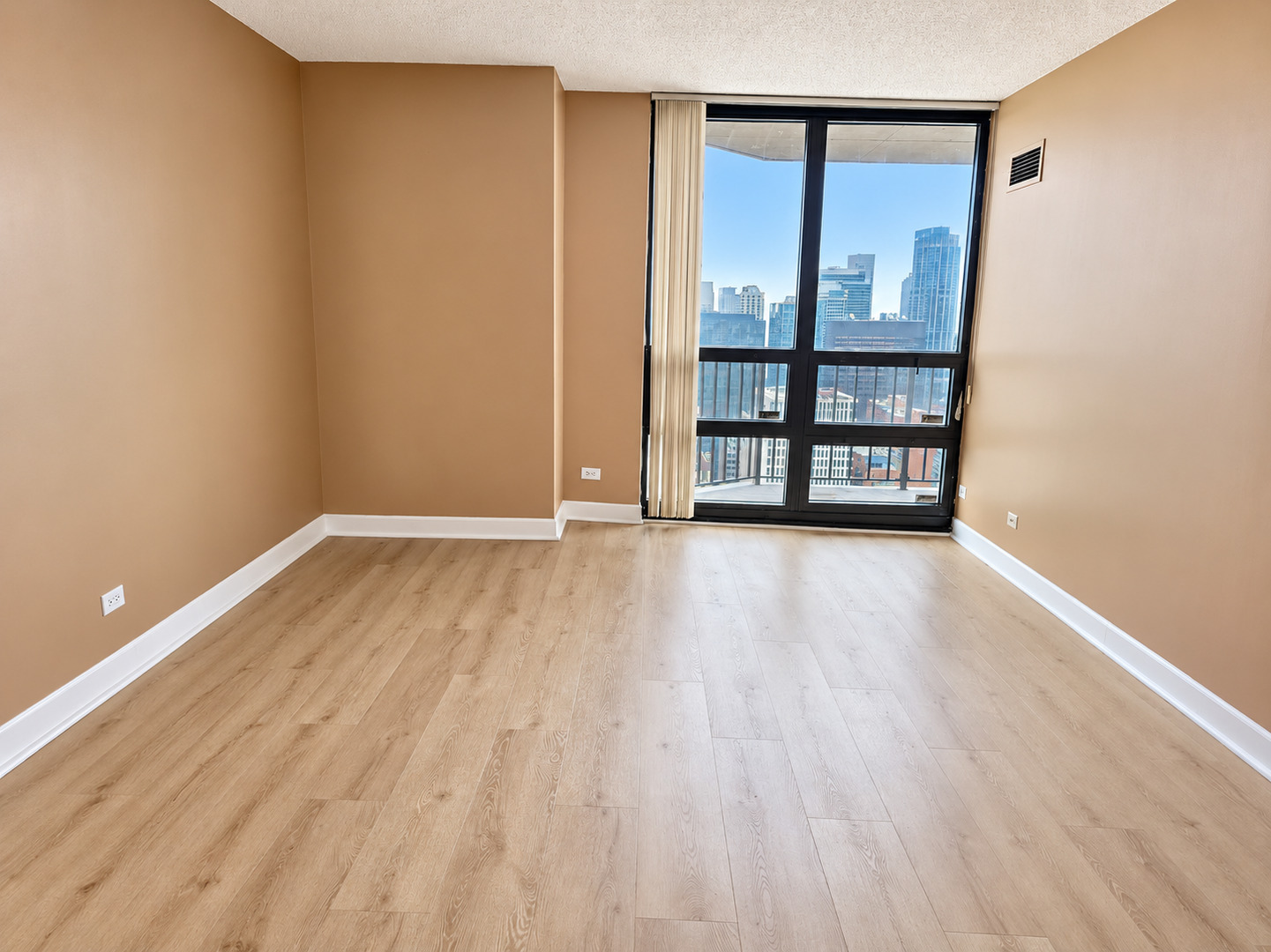 10 E Ontario Street 4601 Property Photo 6