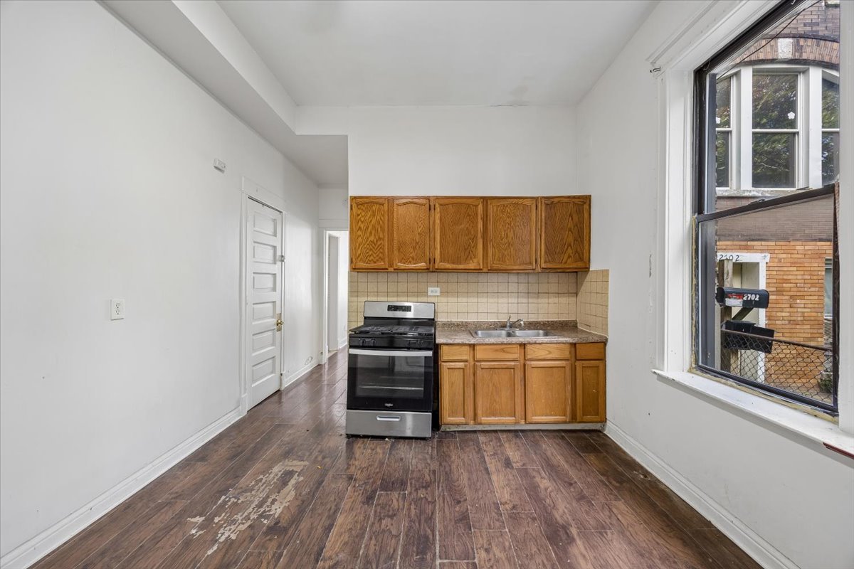 2706 S Saint Louis Avenue Property Photo 14