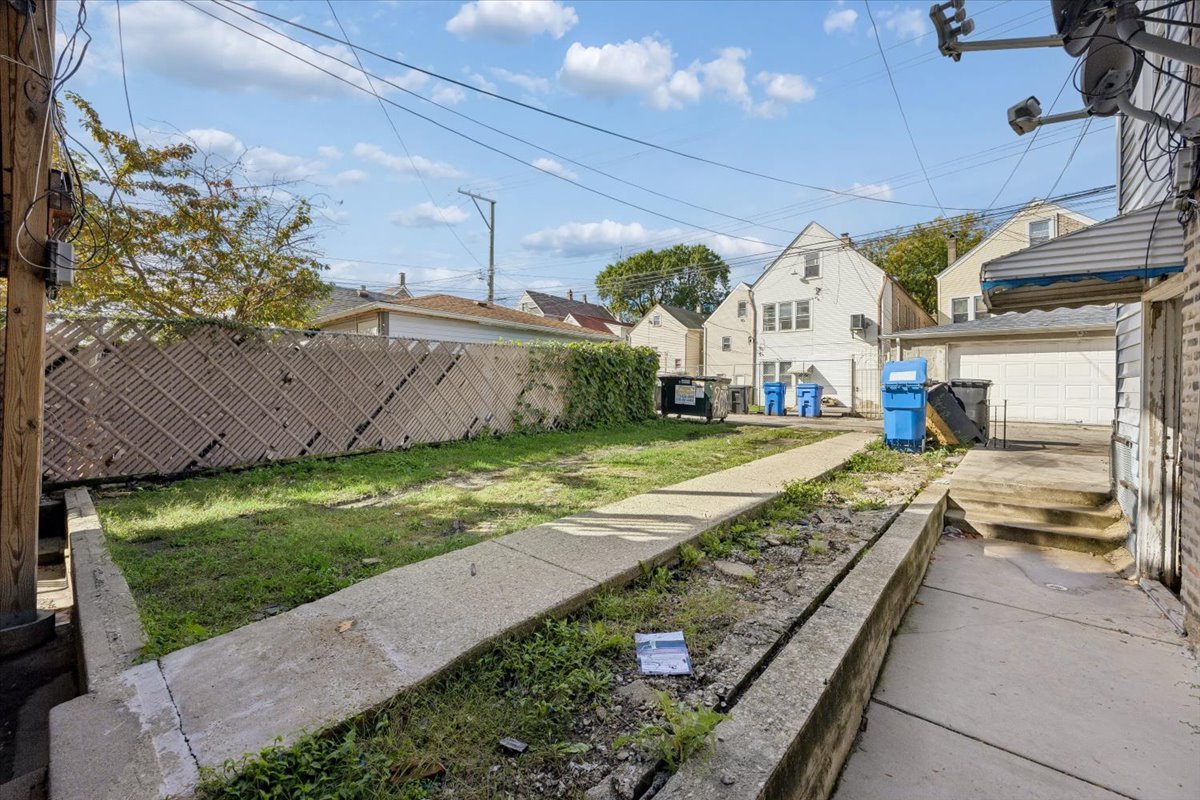 2706 S Saint Louis Avenue Property Photo 28