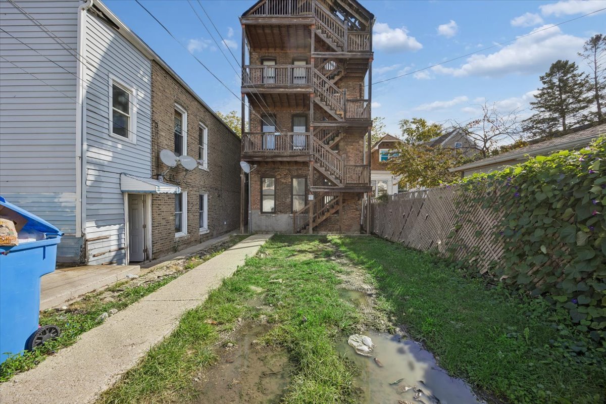 2706 S Saint Louis Avenue Property Photo 29
