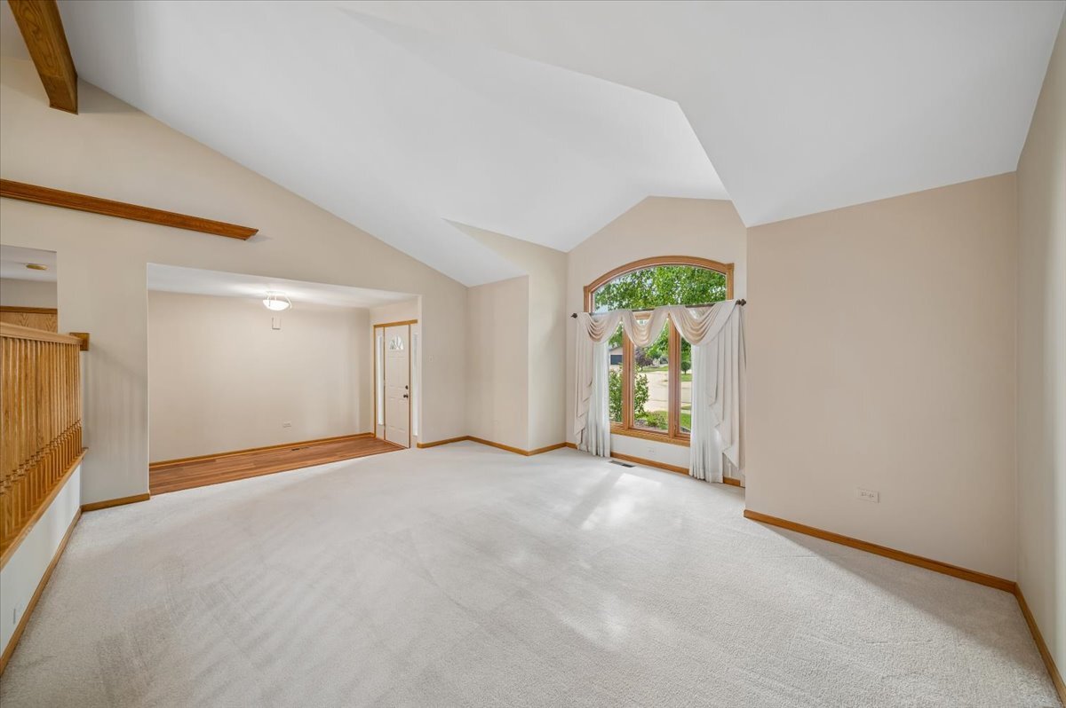 8424 Hollybrook Lane Property Photo 7