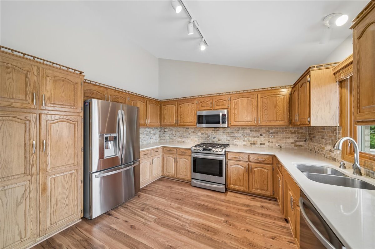 8424 Hollybrook Lane Property Photo 10