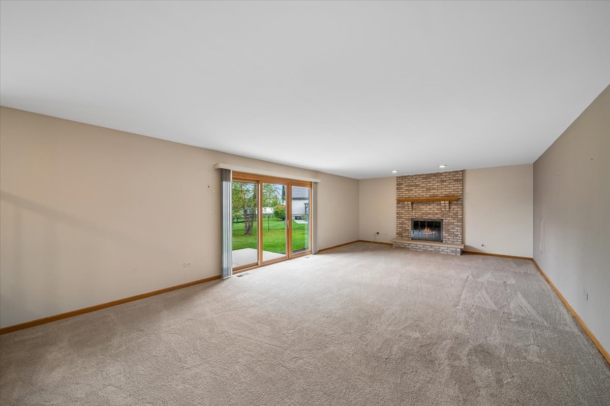 8424 Hollybrook Lane Property Photo 14