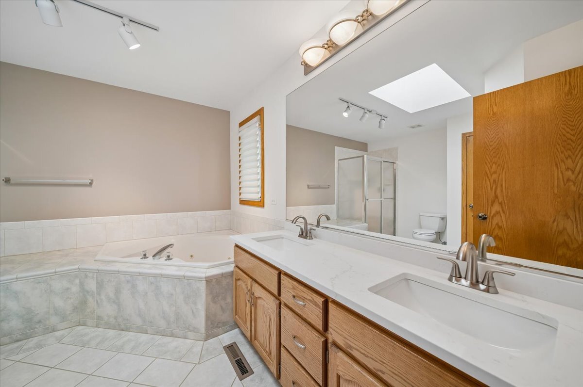 8424 Hollybrook Lane Property Photo 19