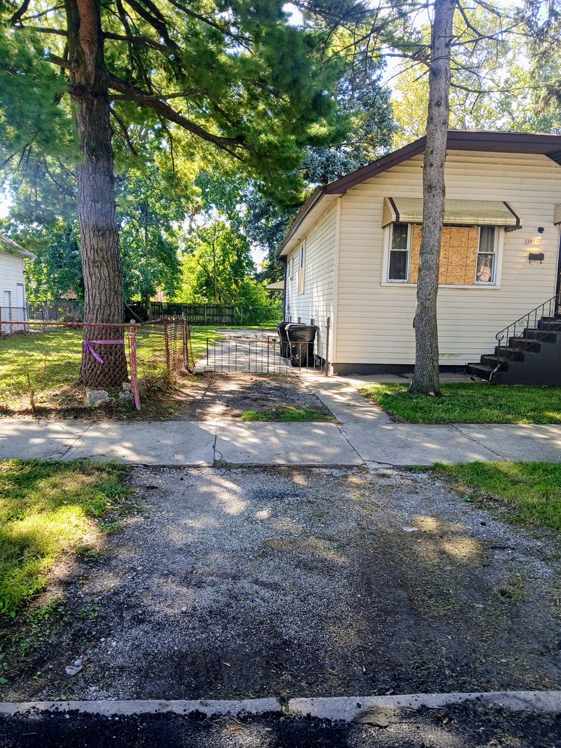 1023 W 104th Street Property Photo 1