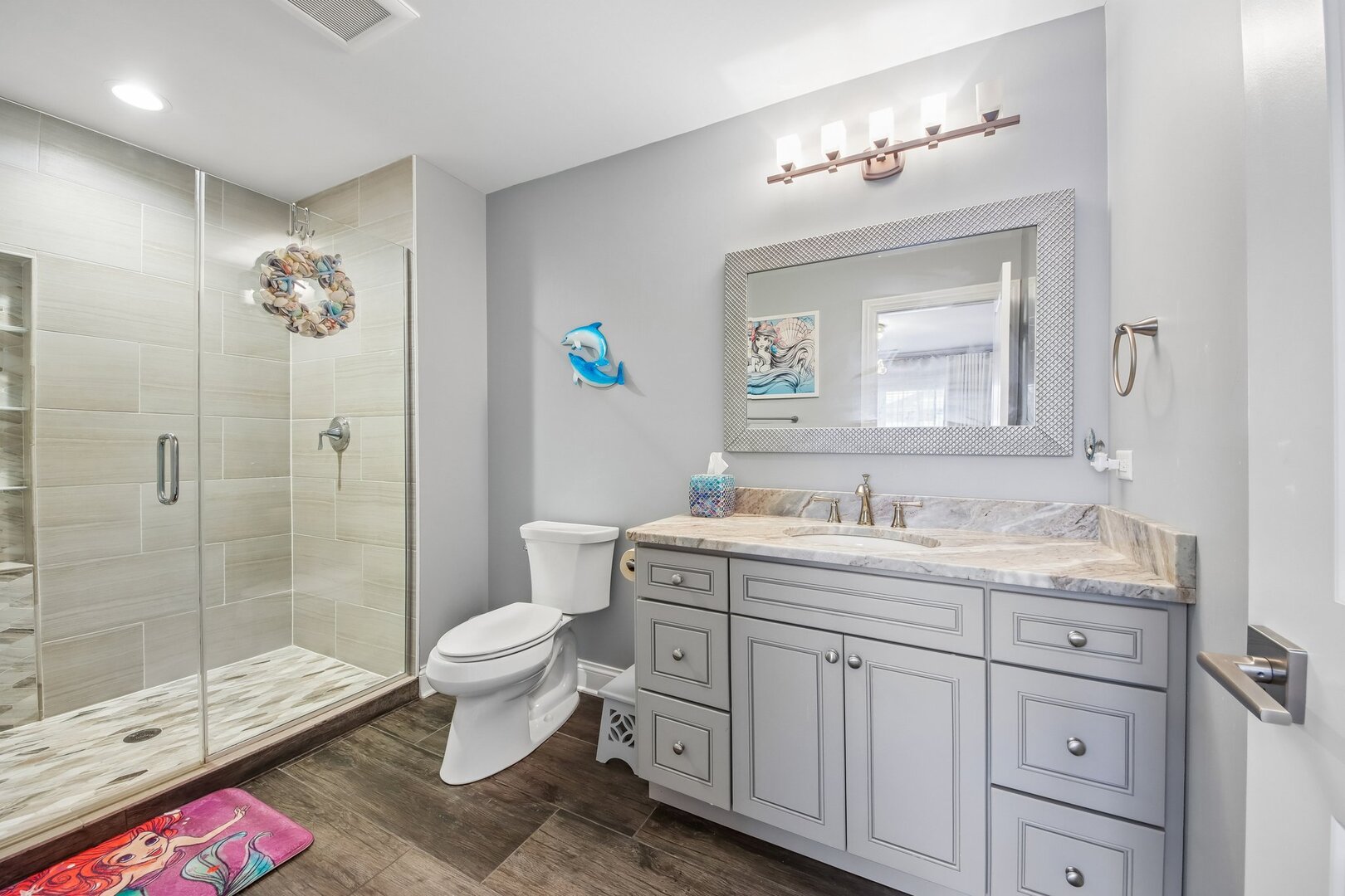 569 S Stratford Avenue Property Photo 32