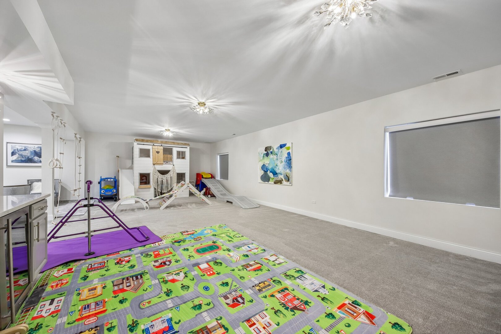 569 S Stratford Avenue Property Photo 36