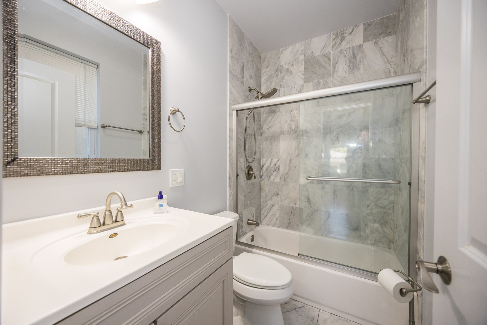 3616 N Christiana Avenue Property Photo 7