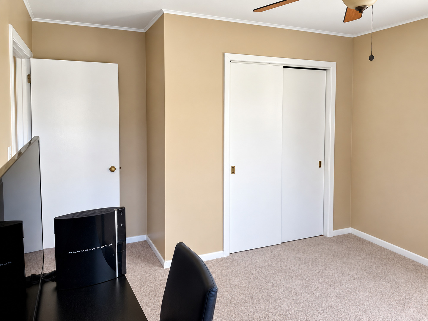 123 James Street Property Photo 12