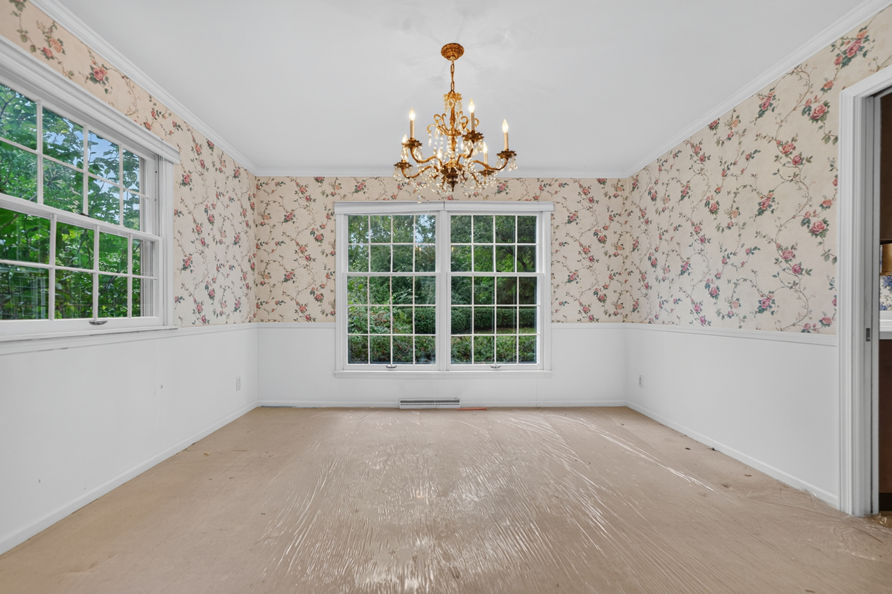 3125 Spring Lake Drive Property Photo 12