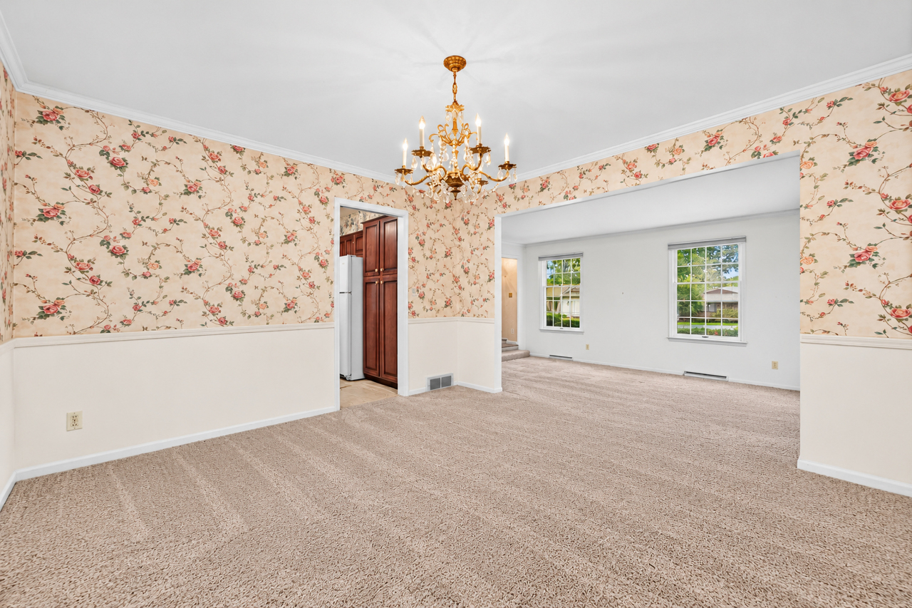 3125 Spring Lake Drive Property Photo 13