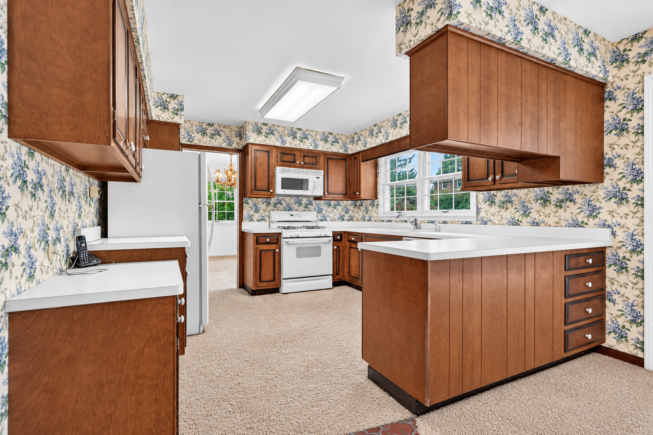 3125 Spring Lake Drive Property Photo 17