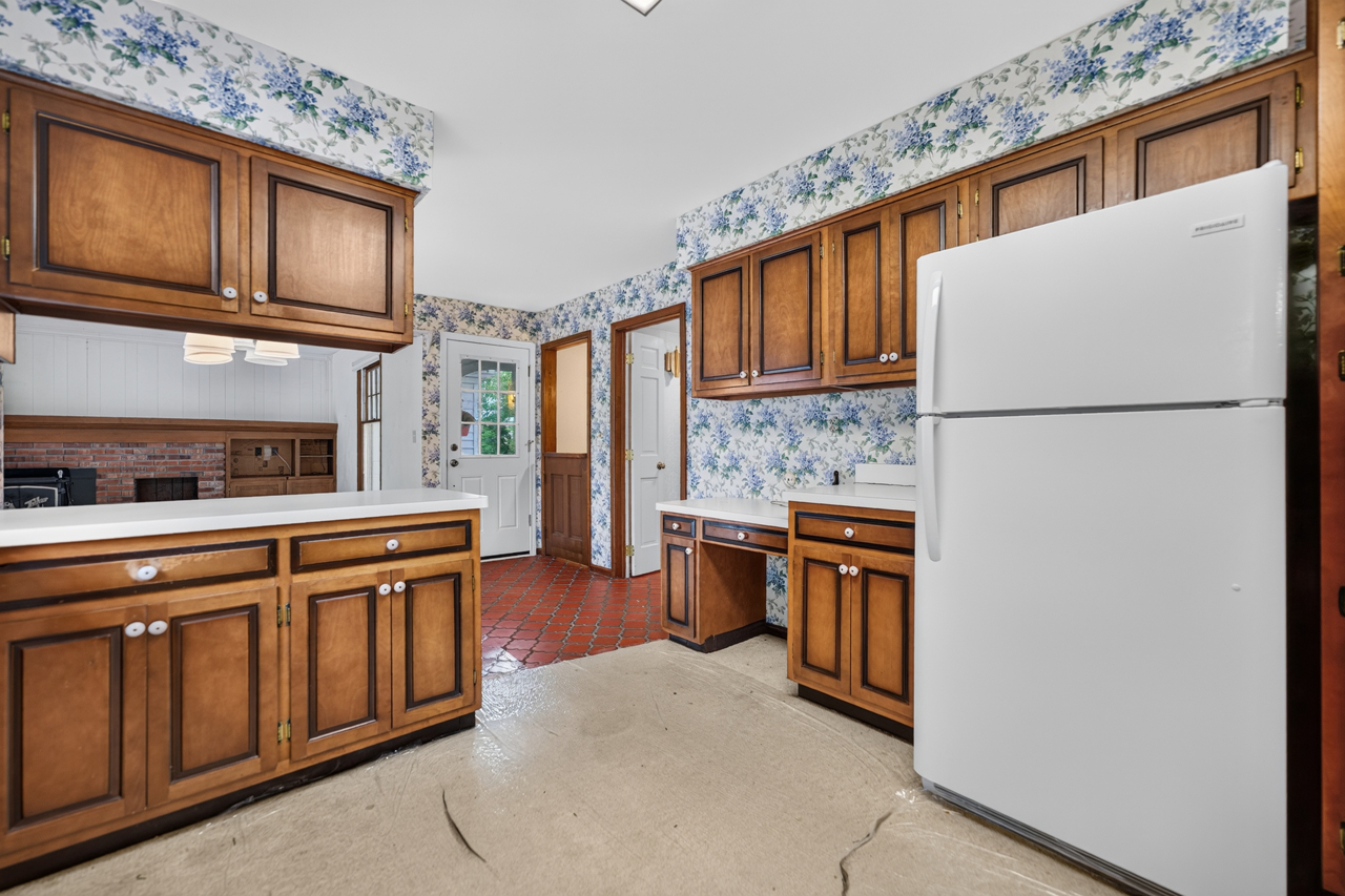 3125 Spring Lake Drive Property Photo 18