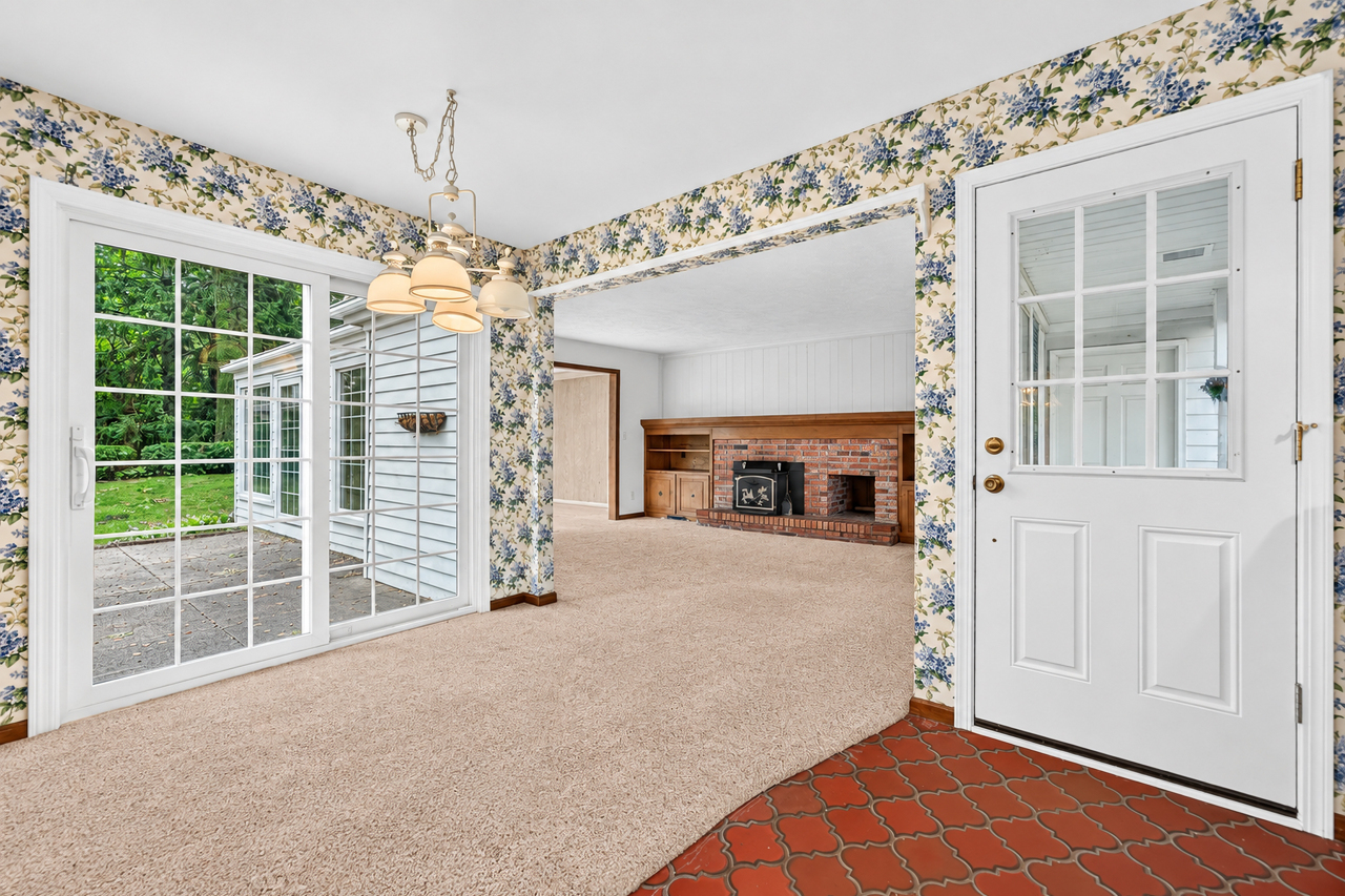 3125 Spring Lake Drive Property Photo 23