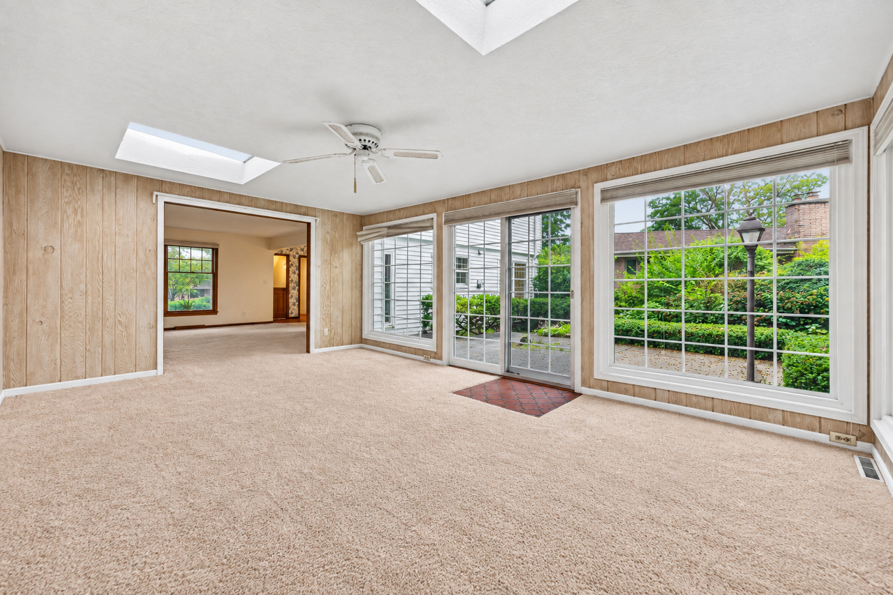 3125 Spring Lake Drive Property Photo 30