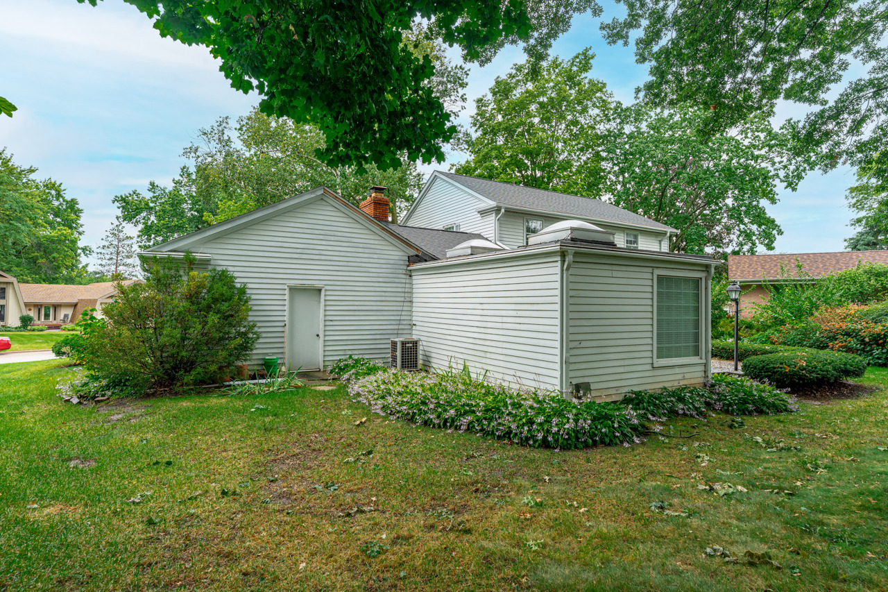 3125 Spring Lake Drive Property Photo 49