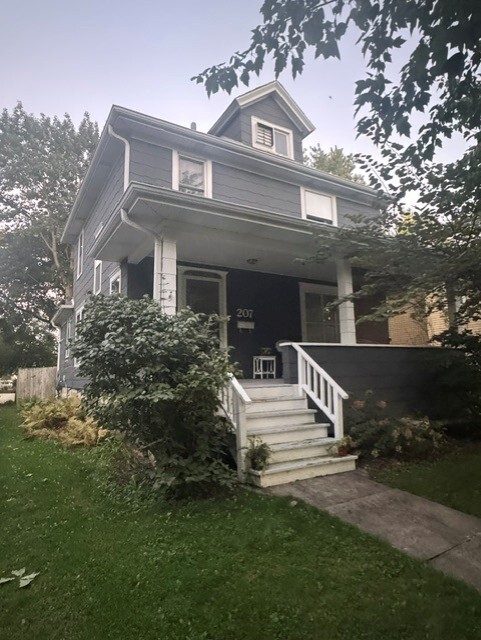207 Sophia Street Property Photo 1