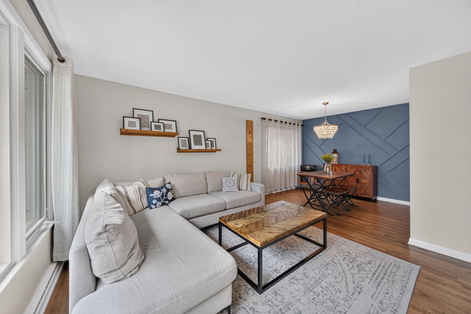 863 S Cedar Avenue Property Photo 3